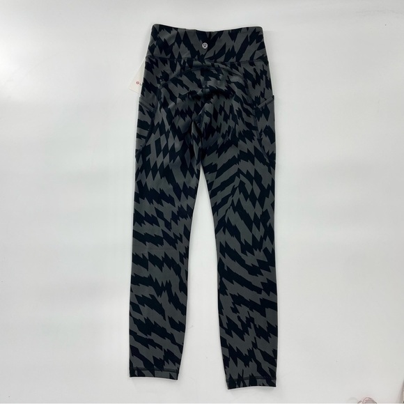 NWT Lululemon Invigorate High-Rise Tight 25"
Voltage Graphite Grey Black‎ size 4 - Picture 10 of 12